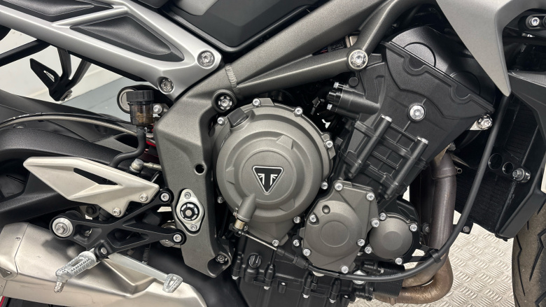 Triumph Street Triple R (20MY)